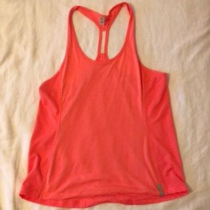 Under Armour Semi-fitted Tank Top